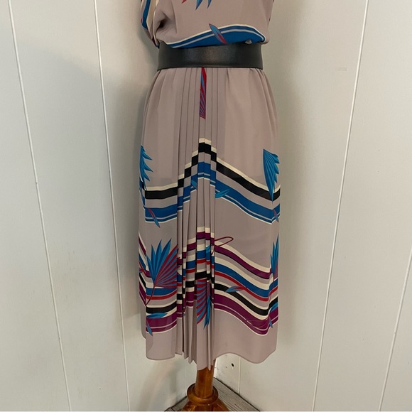 Vintage Floral Sleeveless Blouson Pleated A-Line Midi Dress - Picture 3 of 11